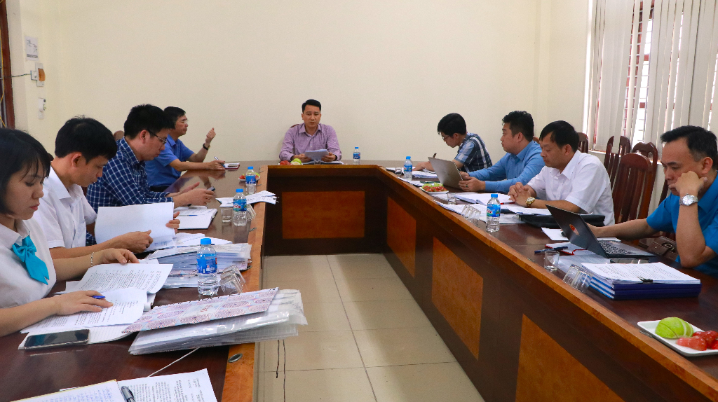 Đoàn giám sát HĐND huyện giám sát tại xã Mai Trung